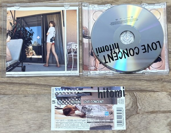 Photo3: hitomi - Love Consent [CD + DVD Edition] (3)