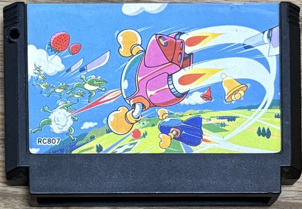 Photo1: TwinBee (ツインビー) (1)